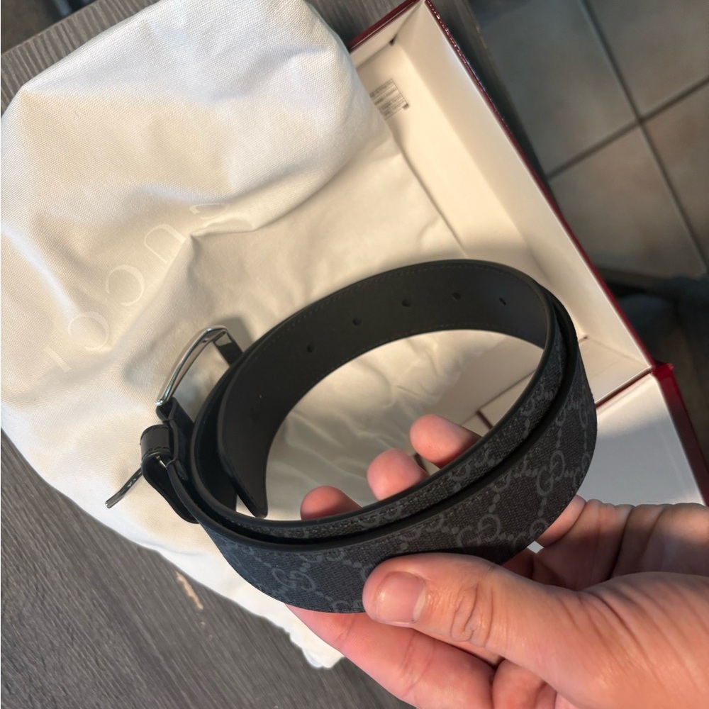 Gucci Burgundy Gift Box - Picture 3 of 3